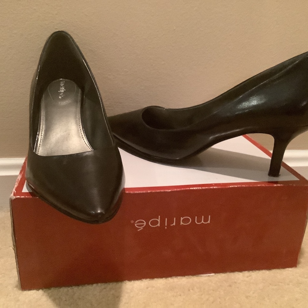 Maripe black pointed toe heel
